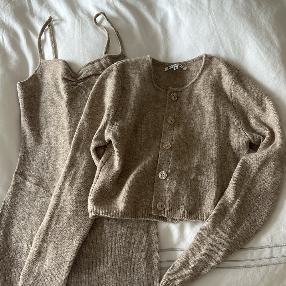 Reformation Isola Cashmere Set - Picture 5 of 9